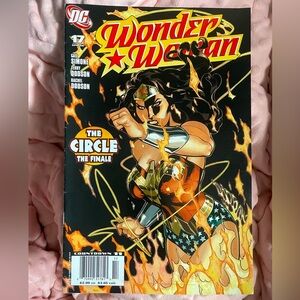 Wonder Woman (2006) #17 Collectable Gift